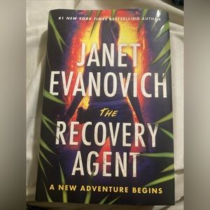 The Recovery Agent: A Novel (Gabriella Rose) - Hardcover - VERY GOOD